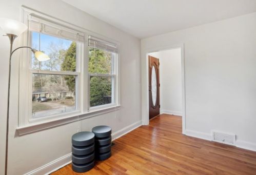 2064 Edgemore Dr, Atlanta GA  30316-2631 exterior