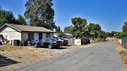 5329 Agate St, Riverside, CA 92509-3926