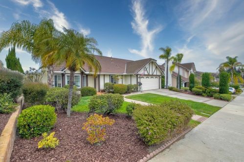 1423 Eastview Ct, Oceanside, CA 92056-6103