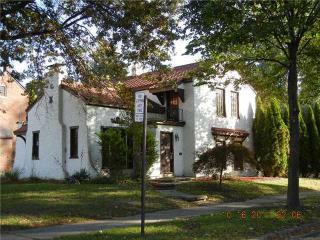 2304 Drummond Rd, Toledo, OH 43606-3125