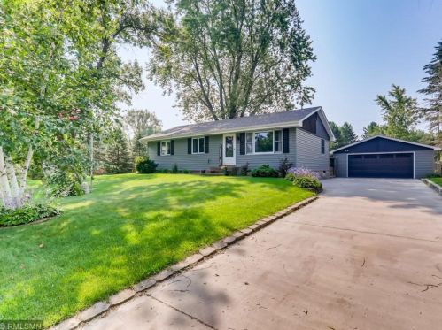 732 Vicky Ln, Lino Lakes, MN 55014-1104