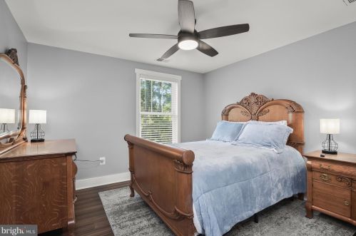 6018 River Meadows Dr, Columbia MD  21045-3825 exterior