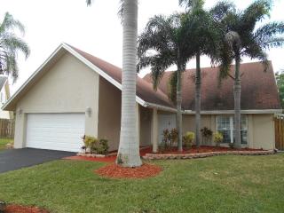 9310 33rd Pl, Fort Lauderdale, FL 33351-7123