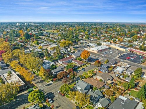 437 Locust St, Lodi CA  95240-2321 exterior