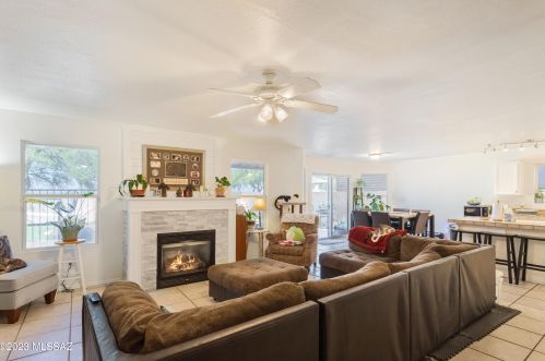 8465 Hodgman Pl, Tucson AZ  85747-5710 exterior