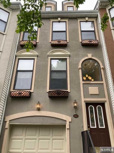 421 Hartford Dr, Nutley, NJ 07110-3940