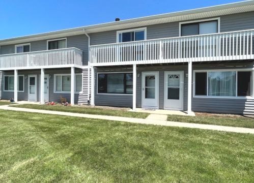 34287 Birch Ln, Gurnee, IL 60031-2583