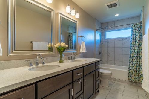 2985 Day Rd, Gilroy CA  95020-8828 exterior