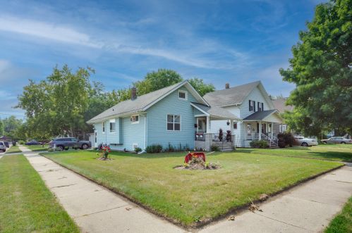 7003 16th Ave, Kenosha, WI 53143-5329