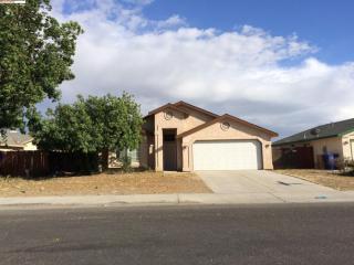 4211 Amherst Forest Rd, Bakersfield, CA 93313-3981