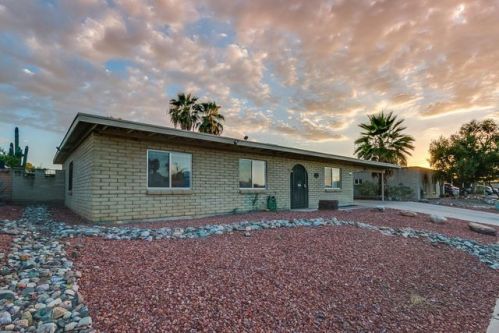 9432 5th St, Tucson, AZ 85710-3106