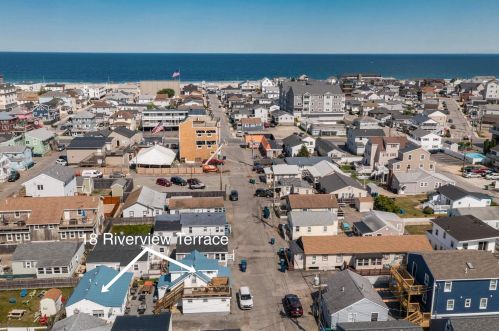 18 Riverview Ter, Hampton, NH 03842-3234