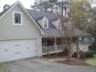 127 Coopers Pond Dr, Lawrenceville, GA 30044-5222