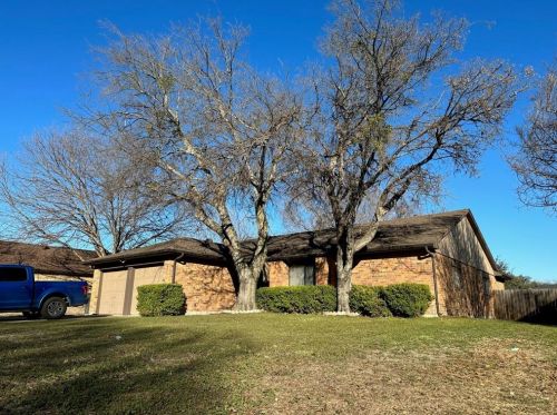 413 Little Fox Ln, Fort Worth, TX 76108-3909