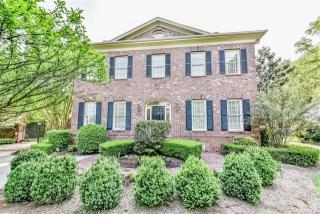 1151 Kings Dr, Charlotte, NC 28207-1805