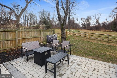 6018 River Meadows Dr, Columbia MD  21045-3825 exterior