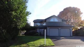 2463 Maplewood Dr, Dallas, OR 97338-2339