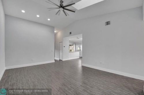 1514 15th Ter, Hollywood FL  33020-3247 exterior