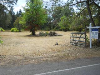 25256 Perkins Rd, Veneta OR  97487-9757 exterior