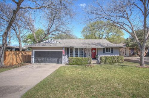 2909 Marys Ln, Fort Worth, TX 76116-4324