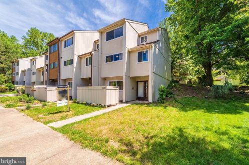 15261 Lodge Ter, Woodbridge, VA 22191-3805