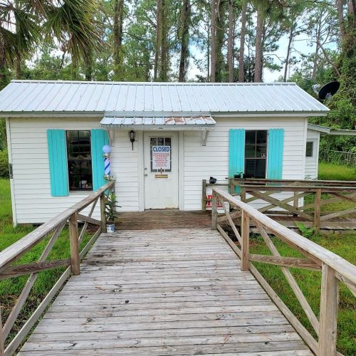305 Avenue B, Carrabelle, FL 32322-6657
