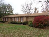 101 Lake Hills Rd, Tullahoma, TN 37388-5217