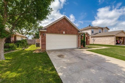 10141 Chapel Ridge Dr, Fort Worth, TX 76116-1291