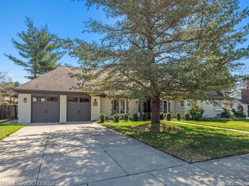 1370 Chesterfield Ave, Bham, MI 48009-1073