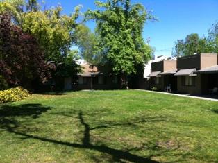 2065 15th Ave, Sacramento CA  95822-1332 exterior