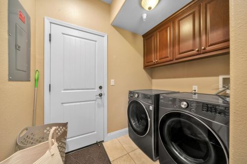129 Azalea Dr, Mountain View CA  94041-1380 exterior