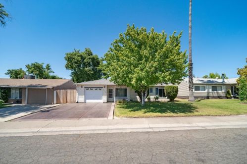 6133 Georgia Dr, North Highlands, CA 95660-4543