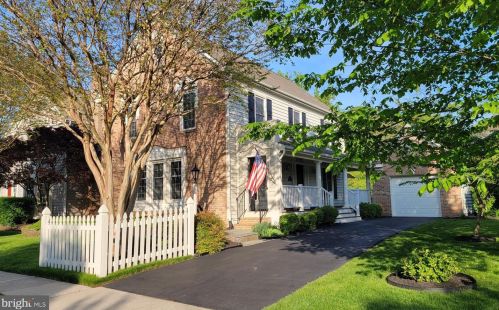6591 Forsythia St, Springfield, VA 22150-1161