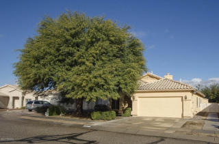 10031 Queensgate Way, Tucson, AZ 85748-6797