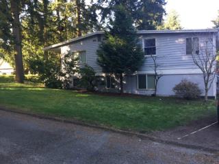 12216 70th St, Kirkland, WA 98033-8541