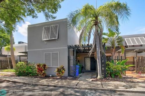 1460 112th Ter, Hollywood, FL 33026-2648