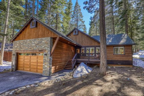 13595 Hansel Ave, Truckee CA  96161-6242 exterior