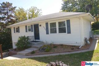 8707 Parker St, Omaha, NE 68114-1338