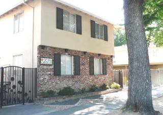 2619 Q St, Sacramento CA  95816-6938 exterior