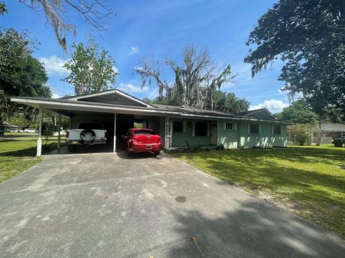 608 Gibson St, Leesburg, FL 34748-4018