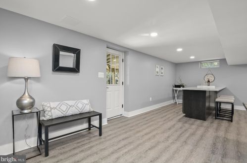 6018 River Meadows Dr, Columbia MD  21045-3825 exterior