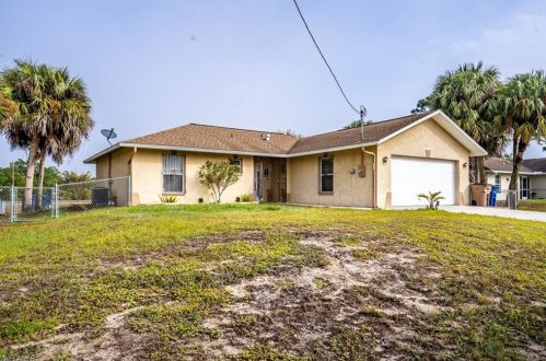 1243 Ermine St, Lehigh Acres, FL 33974-0542