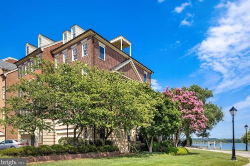 24 Wolfe St, Alexandria VA  22314-3864 exterior