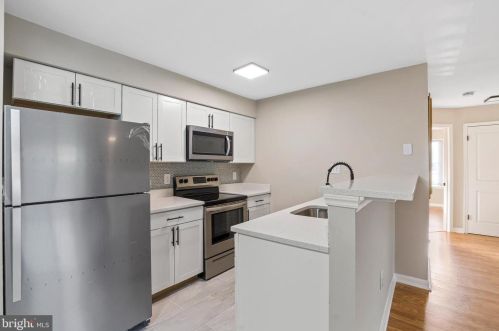 8601 Beekman Pl, Alexandria, VA 22309-5002