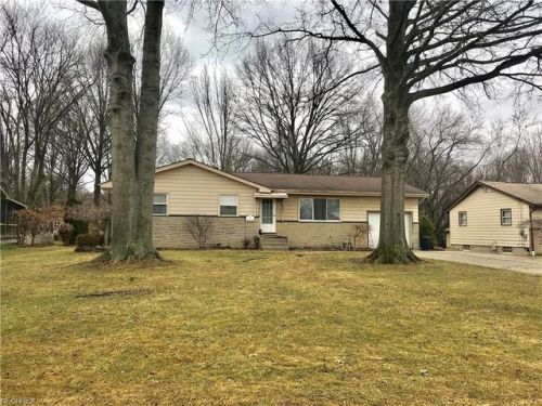 844 Almasy Dr, Campbell, OH 44405-2034