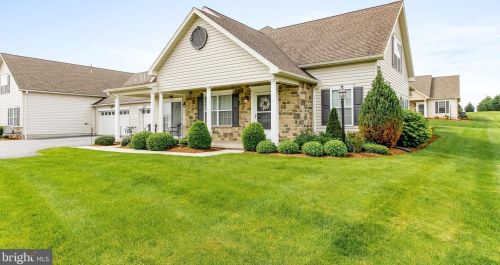 22 Dolomite Dr, York, PA 17408-6356
