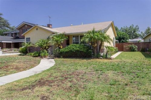 9625 Maplewood St, Bellflower, CA 90706-3048
