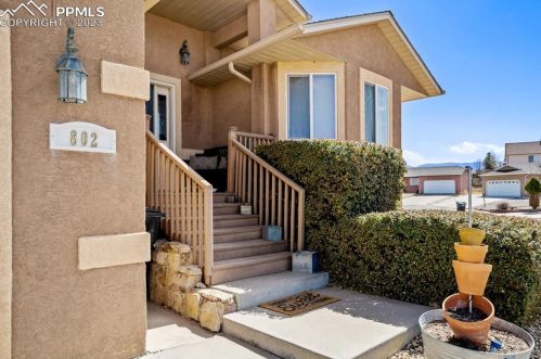 802 Sumo Ave, Florence, CO 81226-1712