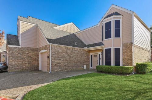 207 Cimarron Trl, Irving, TX 75063-4532