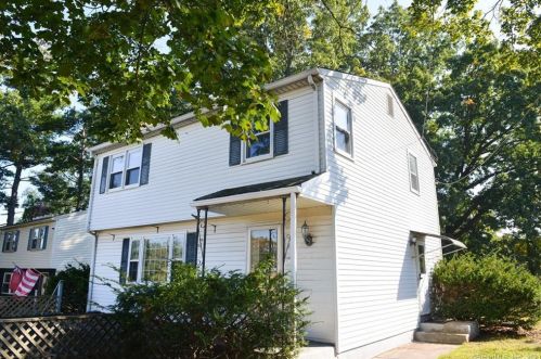 496 Middle Tpke, Manchester, CT 06040-3871